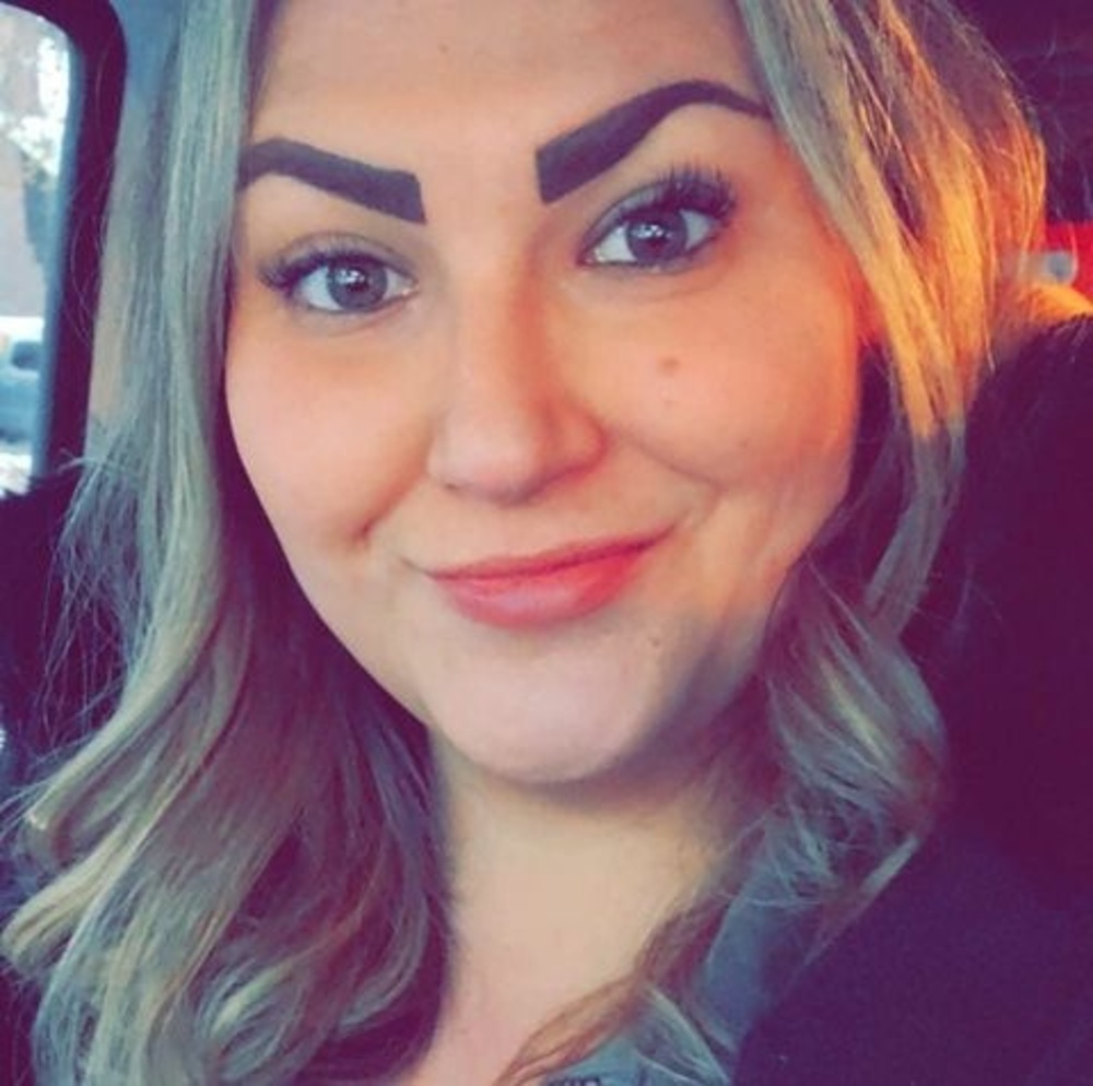 Meet your Posher, Hilary